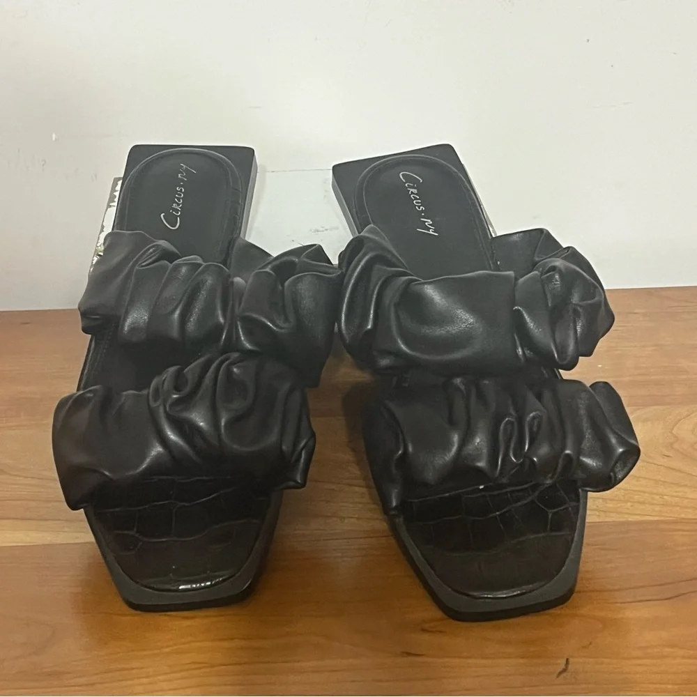 Circus by Sam Edelman Iggy Black Ruched Double Strap Square Toe Sandals 7.5‎